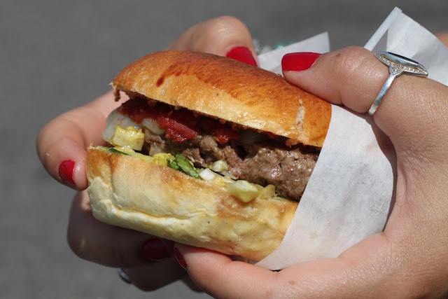 TOP : 5 restaurants de burgers parisiens qui sont restés dans les années 90