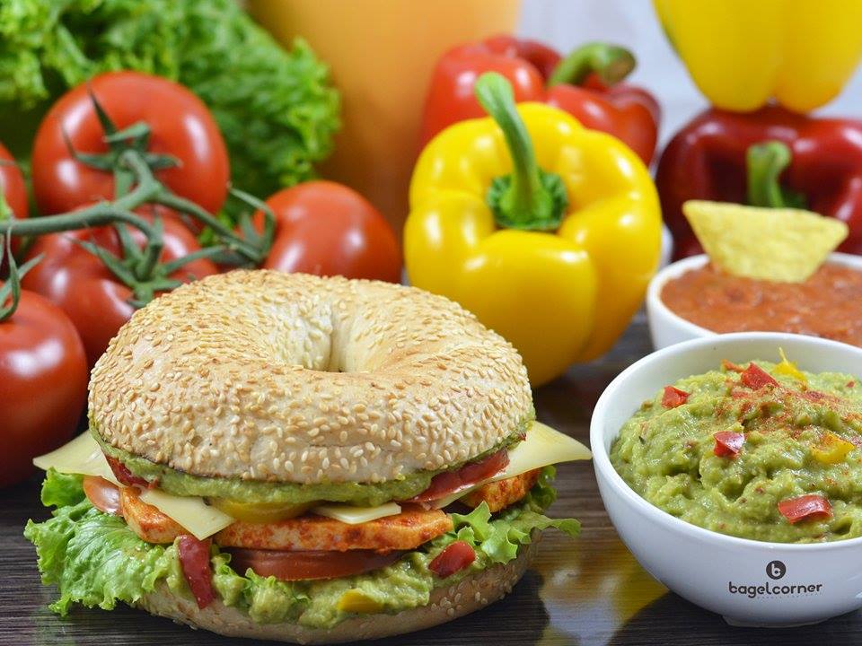 Bagel Corner lance un Bagel Mexicain qui fait le plein de soleil !