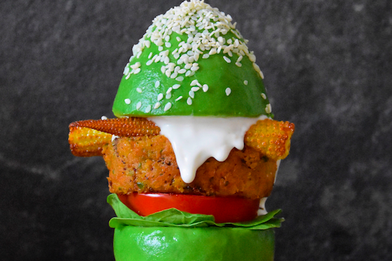 Fini le pain dans un burger, place aux avocats !