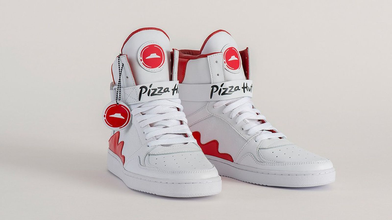 Pizza Hut lance des sneakers capables de commander une pizza