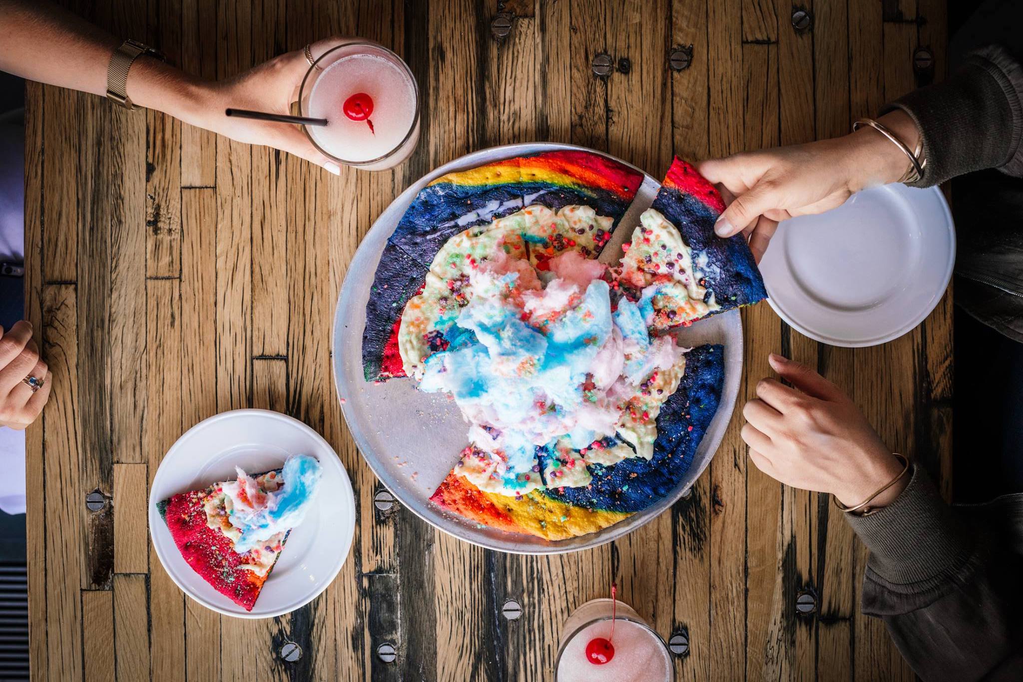 Ils ont crée l’Unicorn Pizza à New-York, un arc-en-ciel de couleurs !