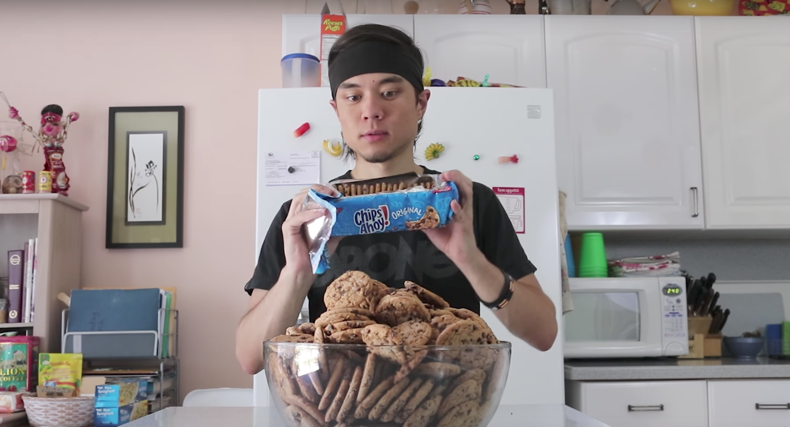 Il mange 237 cookies en 27 minutes, impossible pour vous ?