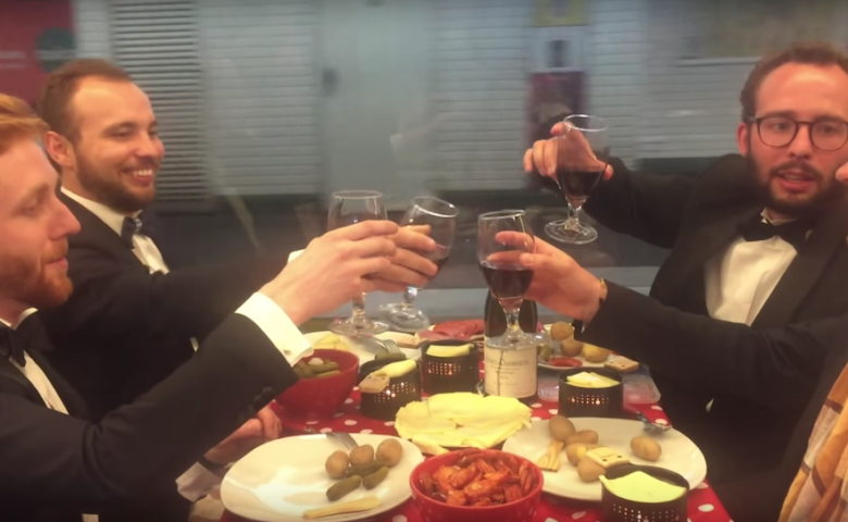Ils font une raclette dans le métro parisien